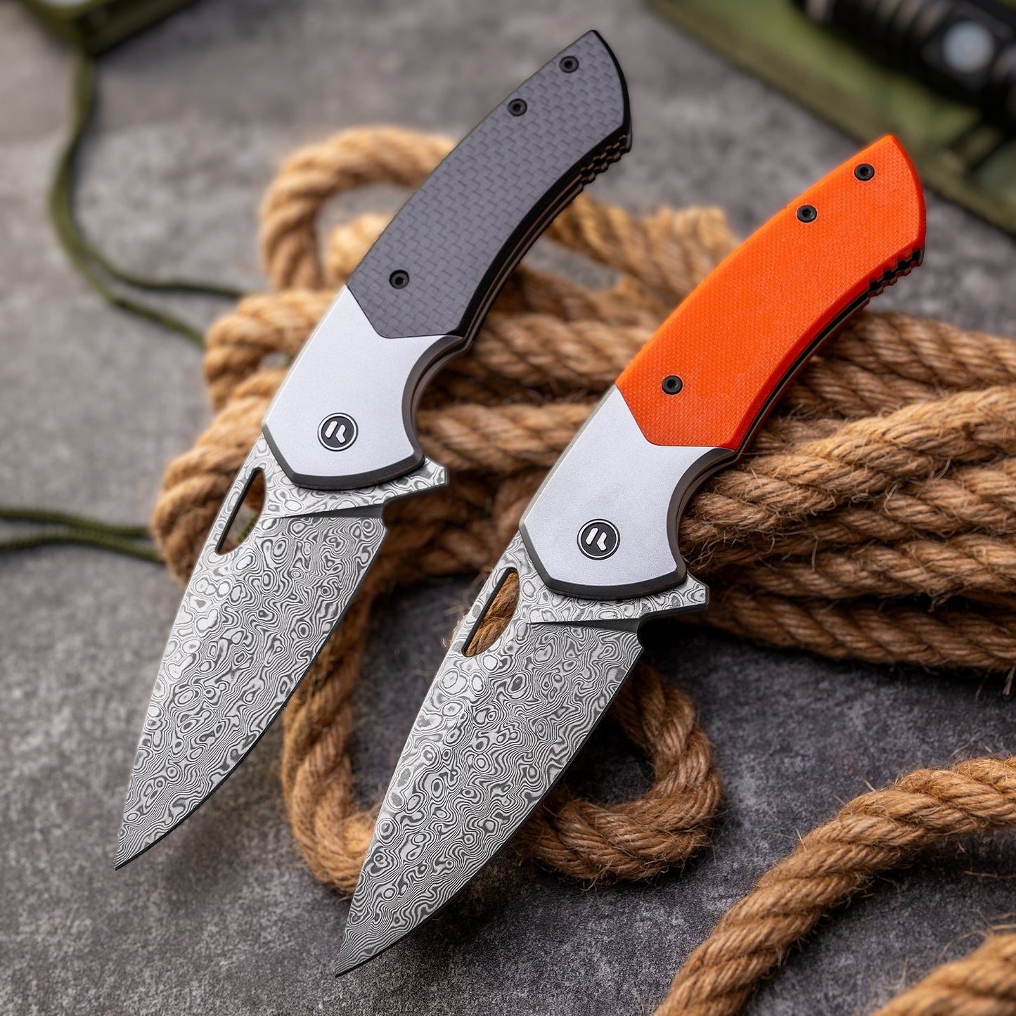YINGLUN Series Frame Lock Carbon Fiber with Titanium Alloy Handle Damascus VG10 Steel 224mm Outdoor Knife